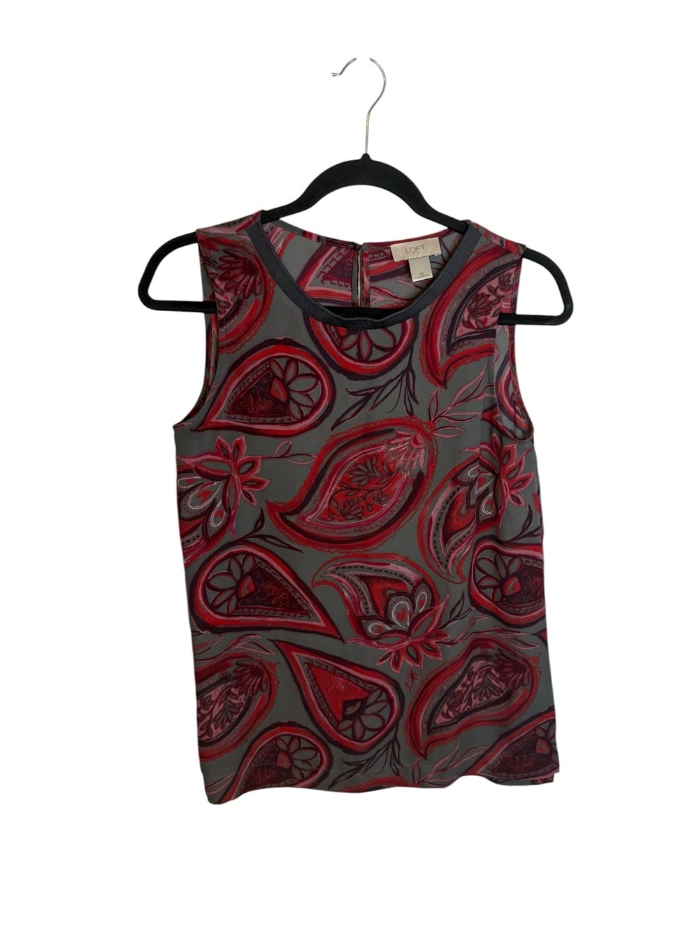 Loft Gray and Red Sleeveless Paisley Shell Top